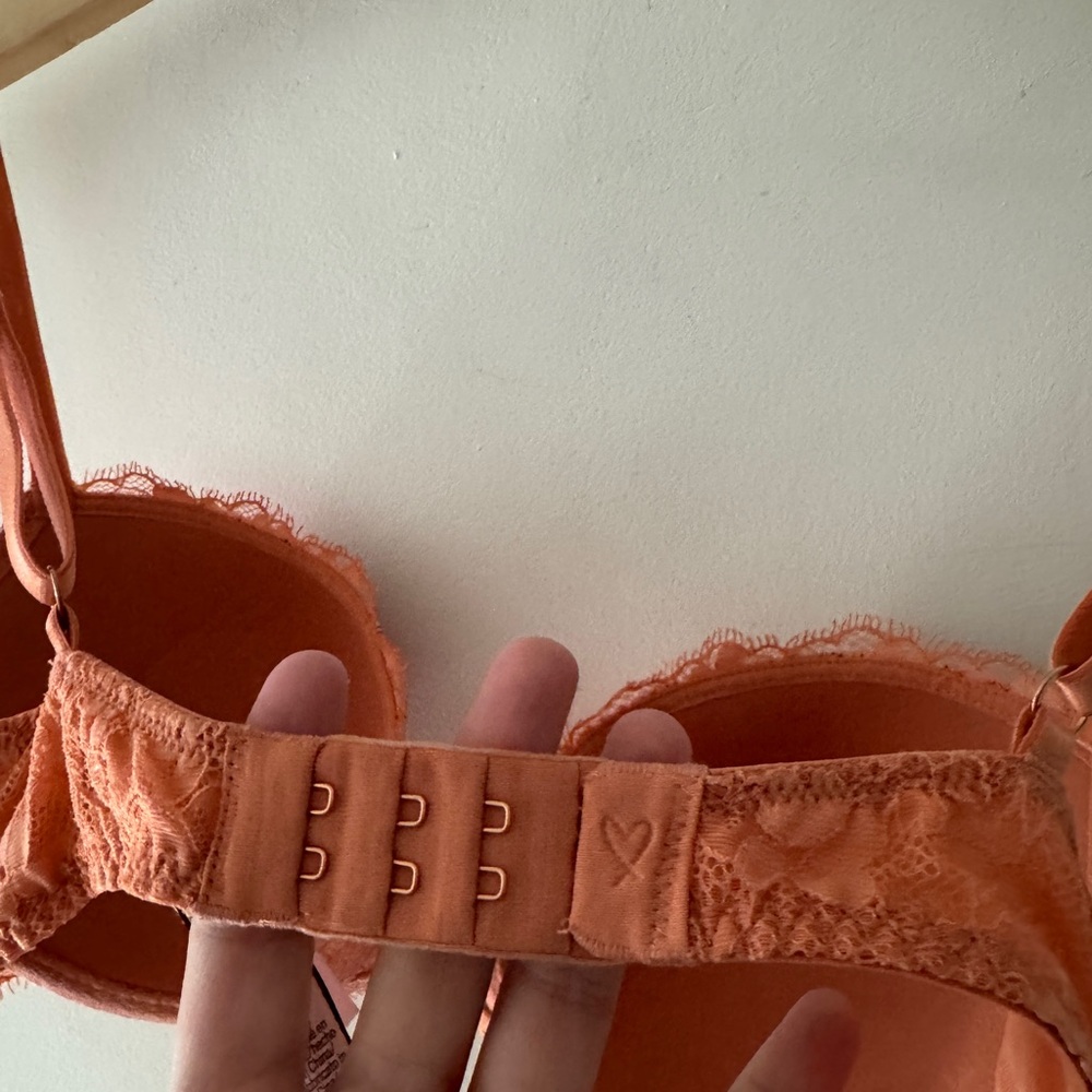 Victoria’s Secret Dream Angels Lined Demi Bra Gorgeous Floral Pattern - Picture 3 of 7
